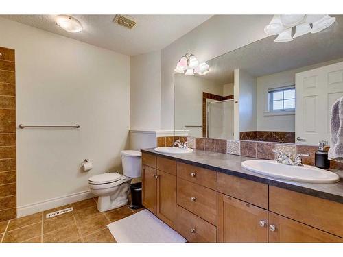 3-2326 2 Avenue Nw, Calgary, AB - Indoor Photo Showing Bathroom