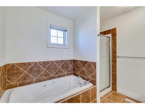 3-2326 2 Avenue Nw, Calgary, AB - Indoor Photo Showing Bathroom