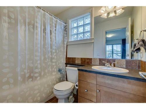 3-2326 2 Avenue Nw, Calgary, AB - Indoor Photo Showing Bathroom