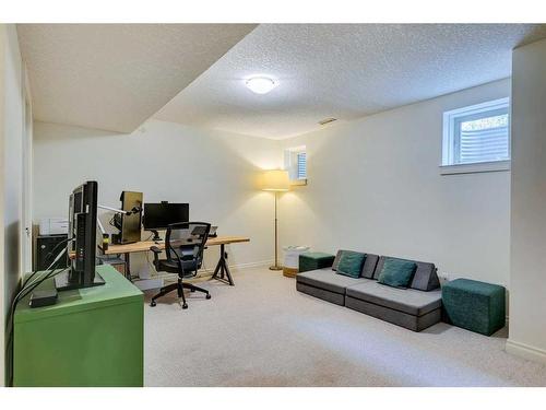 3-2326 2 Avenue Nw, Calgary, AB - Indoor