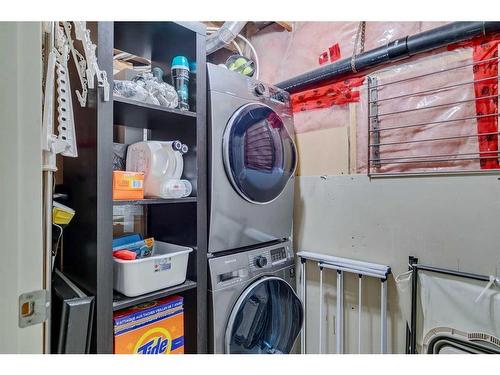 3-2326 2 Avenue Nw, Calgary, AB - Indoor Photo Showing Laundry Room