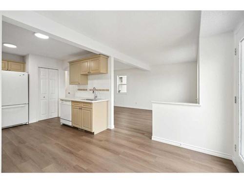 95 Taracove Estate Drive Ne, Calgary, AB - Indoor Photo Showing Kitchen