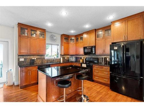 1425 Ranch Road, Carstairs, AB - Indoor Photo Showing Kitchen