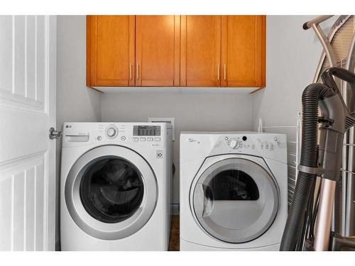 1425 Ranch Road, Carstairs, AB - Indoor Photo Showing Laundry Room