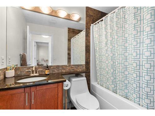 1425 Ranch Road, Carstairs, AB - Indoor Photo Showing Bathroom