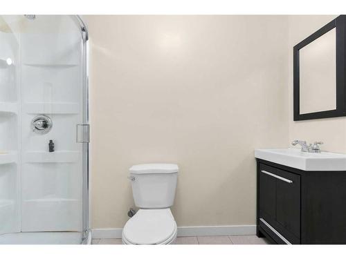 1425 Ranch Road, Carstairs, AB - Indoor Photo Showing Bathroom