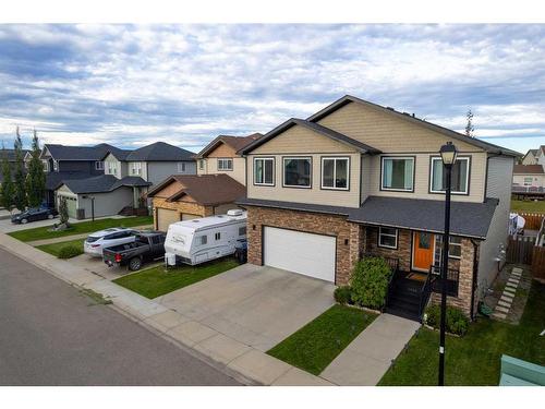 1425 Ranch Road, Carstairs, AB - Outdoor With Facade