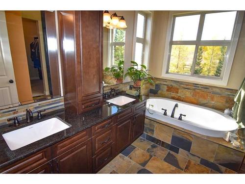 61 Big Hill Springs Estates, Rural Rocky View County, AB - Indoor Photo Showing Bathroom