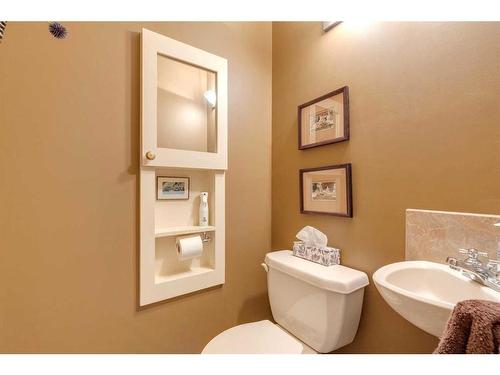 407 Whiteridge Crescent Ne, Calgary, AB - Indoor Photo Showing Bathroom