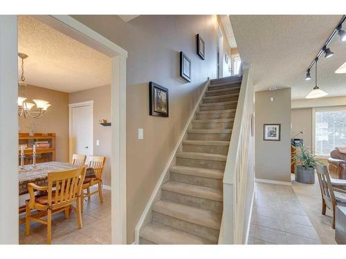 407 Whiteridge Crescent Ne, Calgary, AB - Indoor