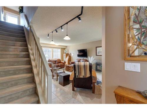 407 Whiteridge Crescent Ne, Calgary, AB - Indoor Photo Showing Other Room