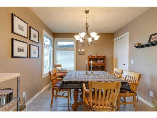 407 Whiteridge Crescent Ne, Calgary, AB - Indoor Photo Showing Dining Room