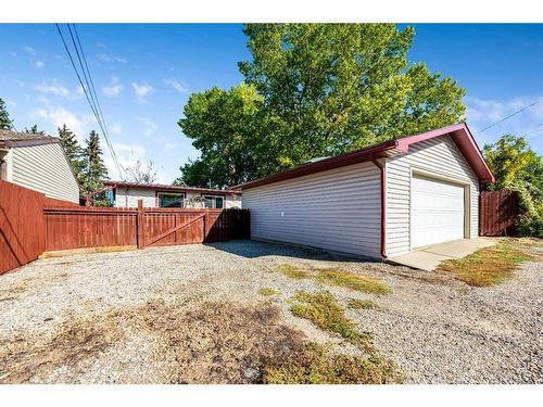 7819 34 Avenue Nw, Calgary, AB - Outdoor With Exterior