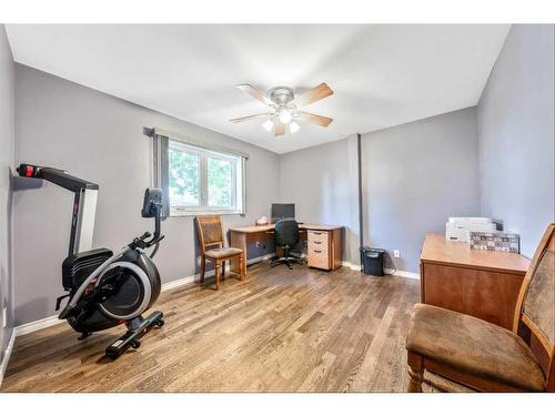 7819 34 Avenue Nw, Calgary, AB - Indoor Photo Showing Gym Room