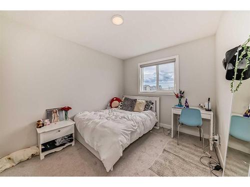 129 Legacy Glen Circle Se, Calgary, AB - Indoor Photo Showing Bedroom