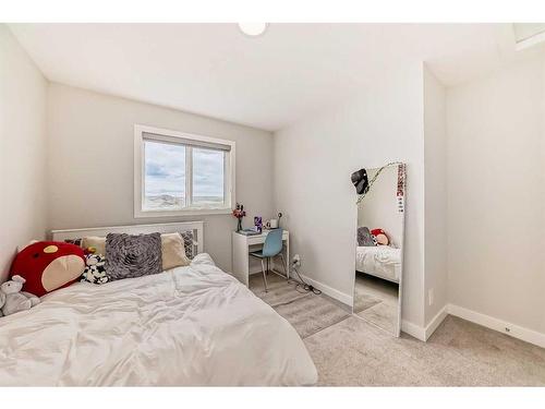 129 Legacy Glen Circle Se, Calgary, AB - Indoor Photo Showing Bedroom