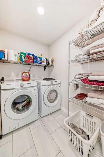 129 Legacy Glen Circle Se, Calgary, AB - Indoor Photo Showing Laundry Room