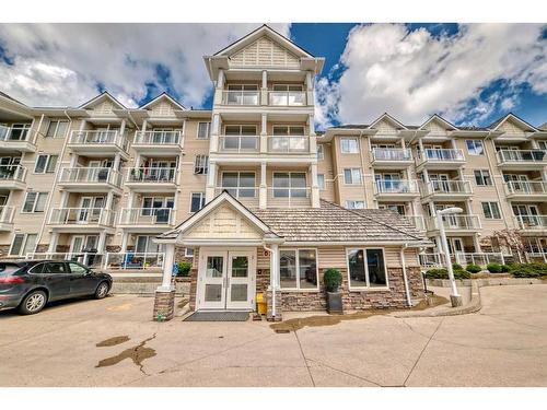 117-500 Rocky Vista Gardens Nw, Calgary, AB - Outdoor With Balcony With Facade