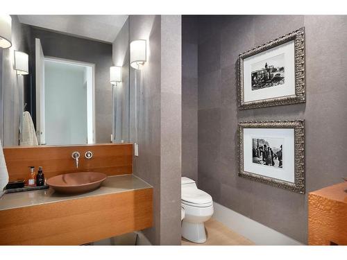 25102 Lower Springbank Road, Rural Rocky View County, AB - Indoor Photo Showing Bathroom