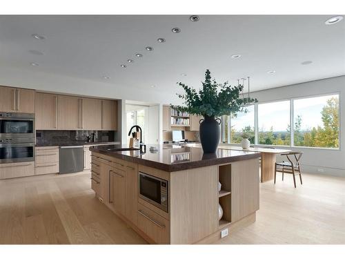 25102 Lower Springbank Road, Rural Rocky View County, AB - Indoor Photo Showing Kitchen