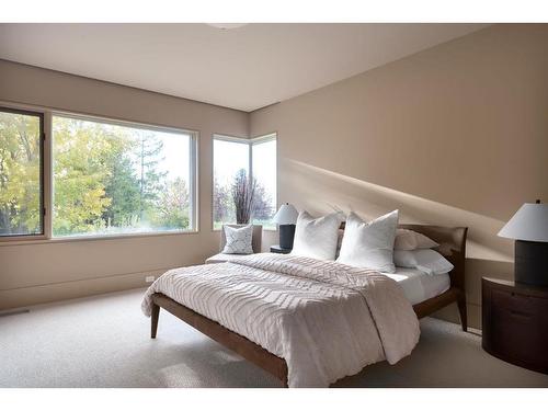 25102 Lower Springbank Road, Rural Rocky View County, AB - Indoor Photo Showing Bedroom