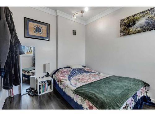 28 Bermondsey Rise Nw, Calgary, AB - Indoor Photo Showing Bedroom