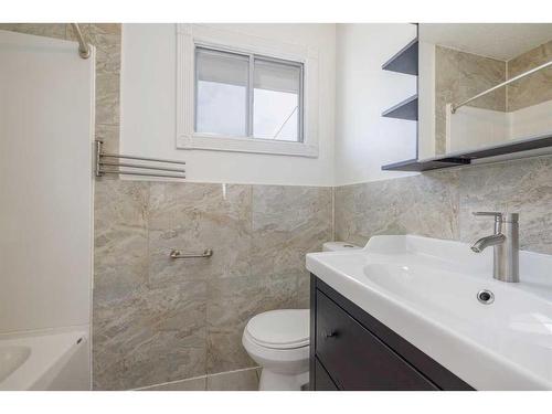 74 Pennsburg Way Se, Calgary, AB - Indoor Photo Showing Bathroom