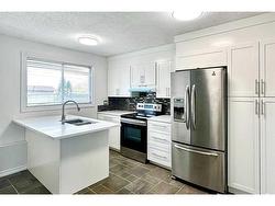 74 Pennsburg Way SE Calgary, AB T2A 2J5