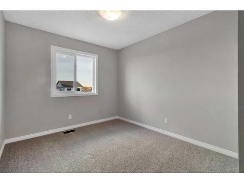 21462 Sheriff King Street Sw, Calgary, AB - Indoor Photo Showing Other Room