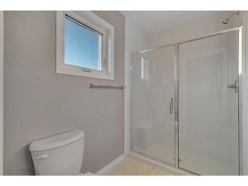 21462 Sheriff King Street Sw, Calgary, AB - Indoor Photo Showing Bathroom