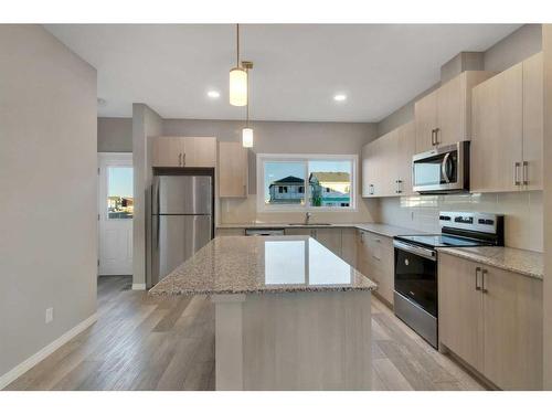 21462 Sheriff King Street Sw, Calgary, AB - Indoor Photo Showing Kitchen With Upgraded Kitchen