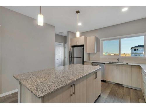 21462 Sheriff King Street Sw, Calgary, AB - Indoor Photo Showing Kitchen With Upgraded Kitchen