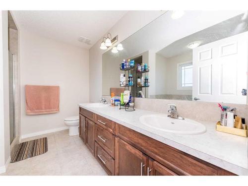 286 Yorkville Manor Sw, Calgary, AB - Indoor Photo Showing Bathroom