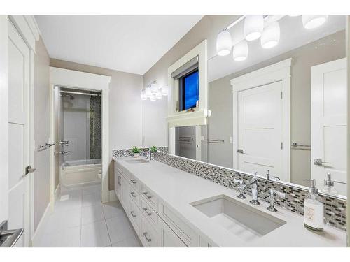 32 Aspen Ridge Manor Sw, Calgary, AB - Indoor Photo Showing Bathroom