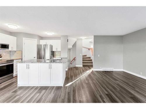 16161 Shawbrooke Road Sw, Calgary, AB - Indoor Photo Showing Kitchen