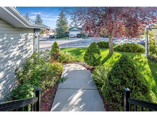 16161 Shawbrooke Road Sw, Calgary, AB - Outdoor