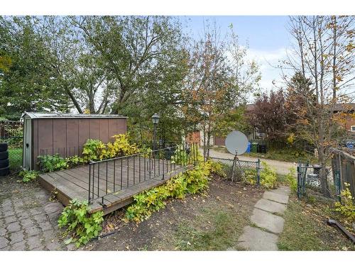 946 Berkley Drive Nw, Calgary, AB - Outdoor