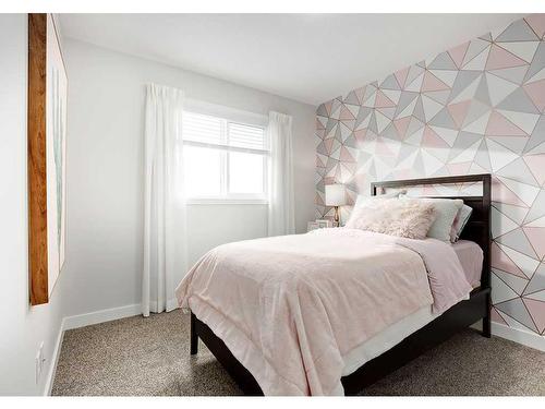 63 Walgrove Manor Se, Calgary, AB - Indoor Photo Showing Bedroom