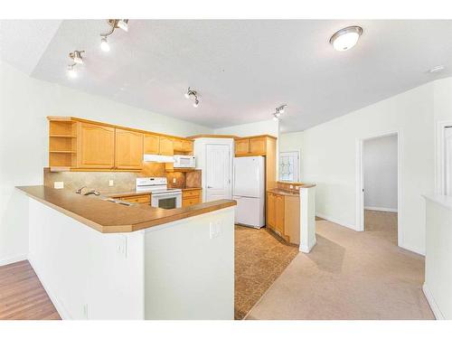 159 Westlake Bay, Strathmore, AB - Indoor Photo Showing Kitchen