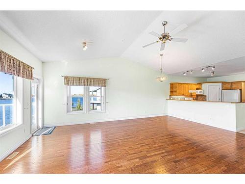 159 Westlake Bay, Strathmore, AB - Indoor Photo Showing Kitchen