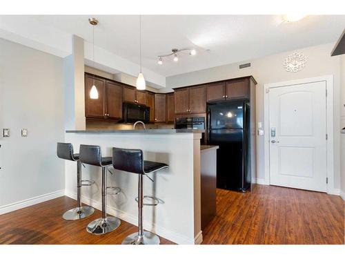 344-26 Val Gardena View Sw, Calgary, AB - Indoor Photo Showing Kitchen