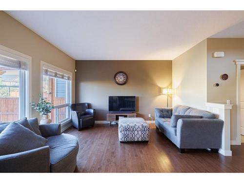 206 Evanspark Circle Nw, Calgary, AB - Indoor Photo Showing Living Room