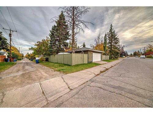 46 Windermere Road Sw, Calgary, AB - Outdoor