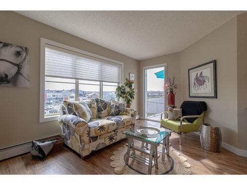 2408-625 Glenbow Drive, Cochrane, AB - Indoor Photo Showing Living Room