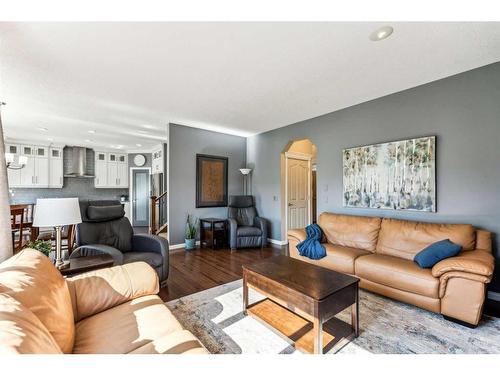 228 Stonegate Place Nw, Airdrie, AB - Indoor Photo Showing Living Room