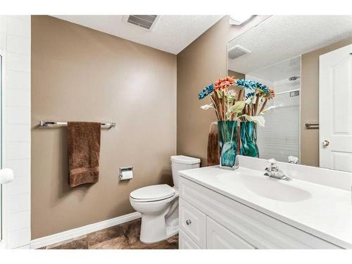 228 Stonegate Place Nw, Airdrie, AB - Indoor Photo Showing Bathroom