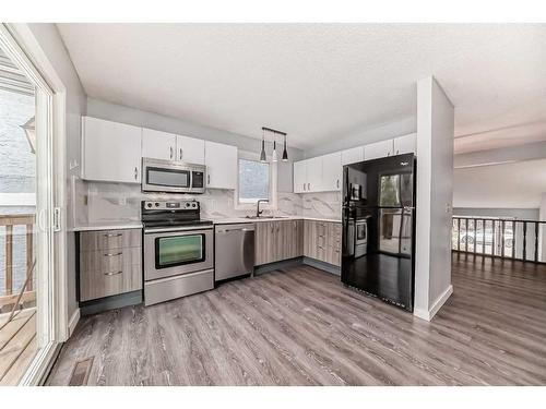 203 Templeton Circle Ne, Calgary, AB - Indoor Photo Showing Kitchen