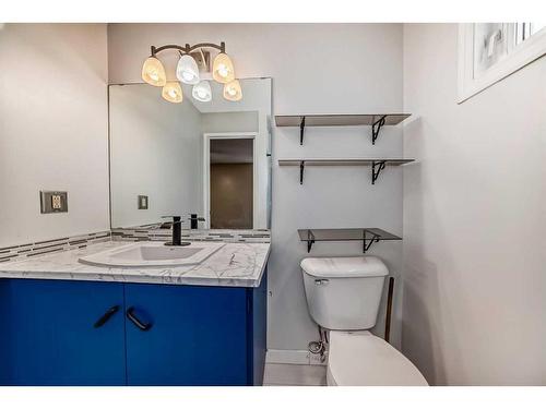 203 Templeton Circle Ne, Calgary, AB - Indoor Photo Showing Bathroom