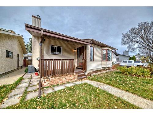 203 Templeton Circle Ne, Calgary, AB - Outdoor