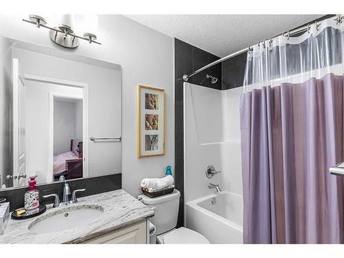 2087 Brightoncrest Common Se, Calgary, AB - Indoor Photo Showing Bathroom